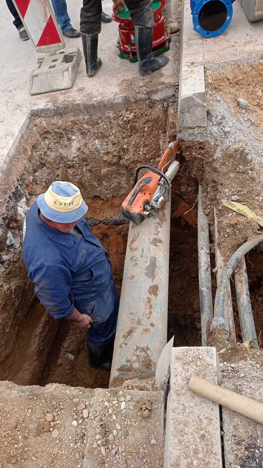 Služba za održavanje vodovodne mreže i objekata:  RADOVI NA VODOVODNOJ MREŽI