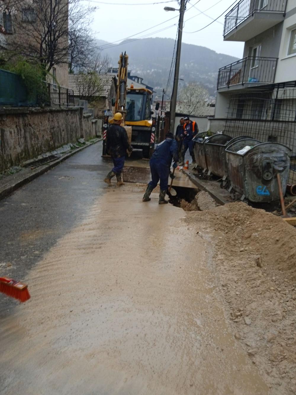 Služba održavanja kanalizacione mreže i objekata: RADOVI NA KANALIZACIONOJ MREŽI