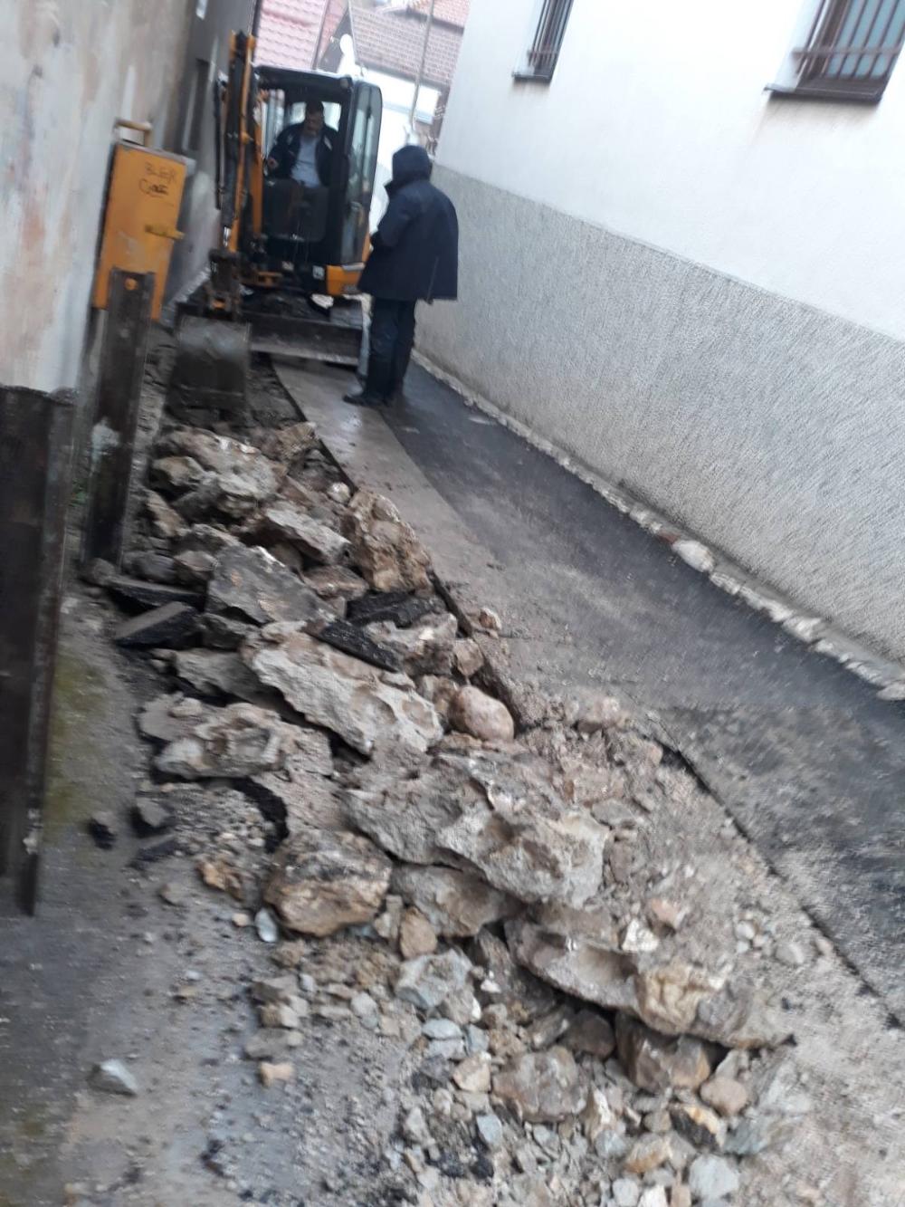 Služba za održavanje vodovodne mreže i objekata:  RADOVI NA VODOVODNOJ MREŽI