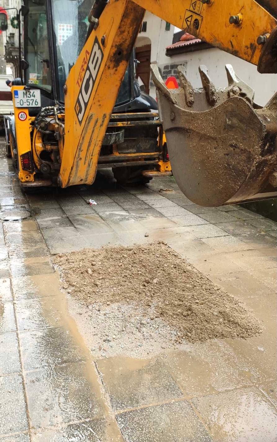 Služba za održavanje vodovodne mreže i objekata:  RADOVI NA VODOVODNOJ MREŽI
