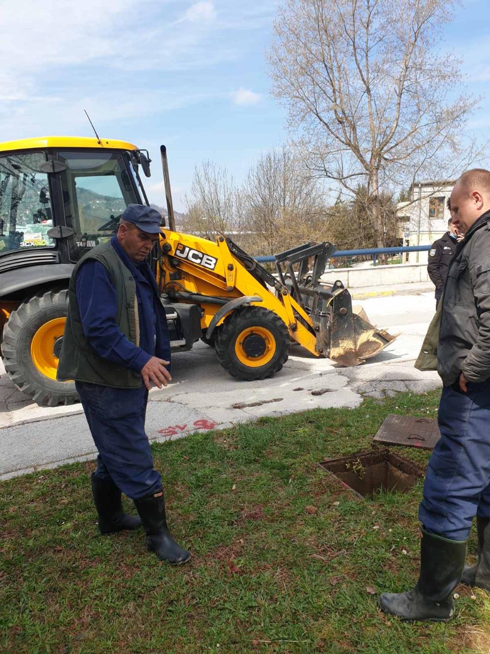 Služba za održavanje vodovodne mreže i objekata:  RADOVI NA VODOVODNOJ MREŽI