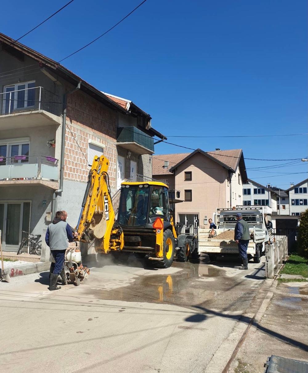 Služba za održavanje vodovodne mreže i objekata:  RADOVI NA VODOVODNOJ MREŽI