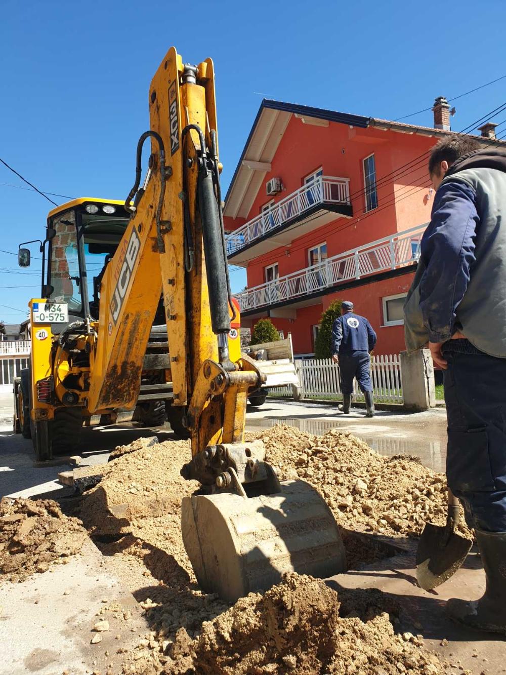 Služba za održavanje vodovodne mreže i objekata:  RADOVI NA VODOVODNOJ MREŽI