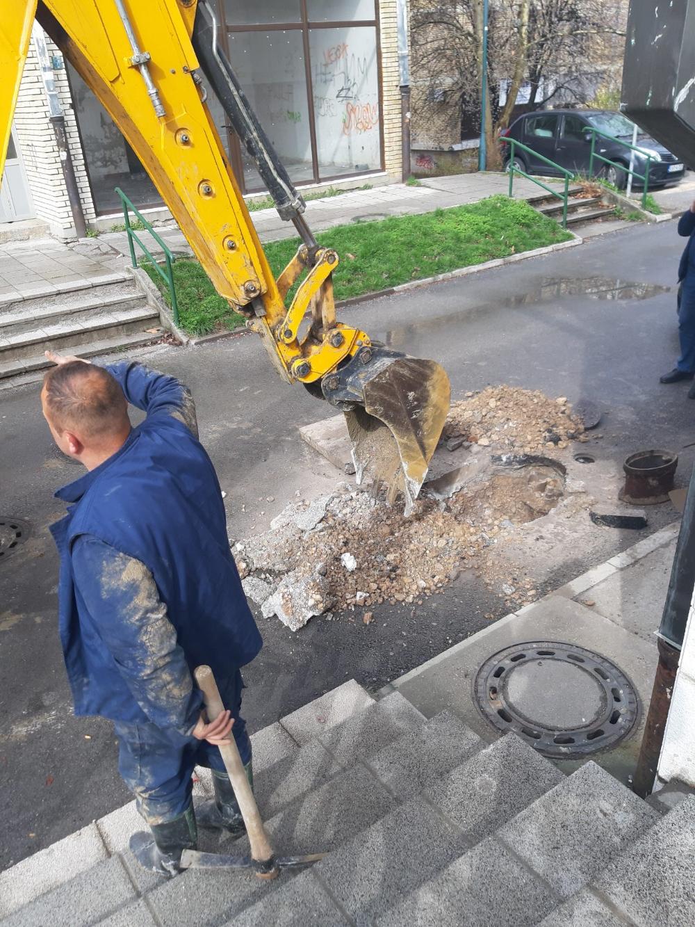 Služba za održavanje vodovodne mreže i objekata:  RADOVI NA VODOVODNOJ MREŽI
