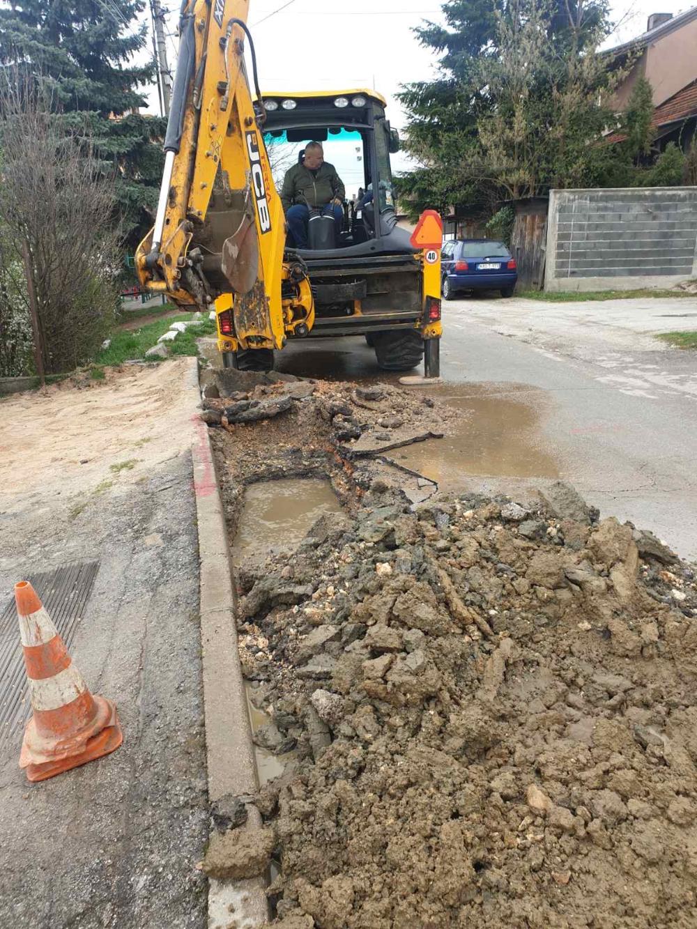 Služba za održavanje vodovodne mreže i objekata:  RADOVI NA VODOVODNOJ MREŽI