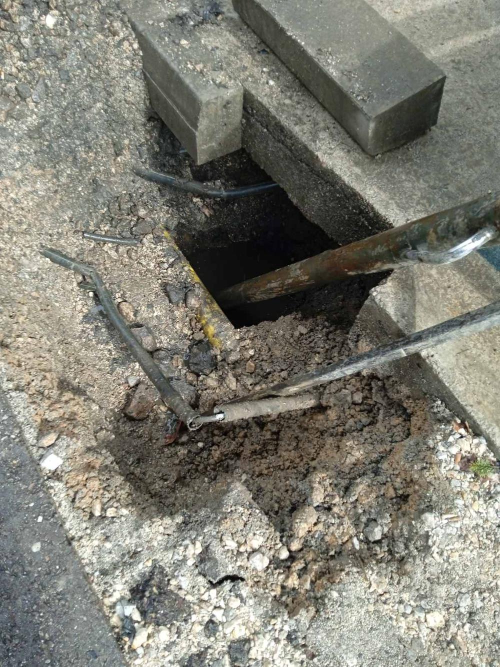 Služba održavanja kanalizacione mreže i objekata: RADOVI NA KANALIZACIONOJ MREŽI