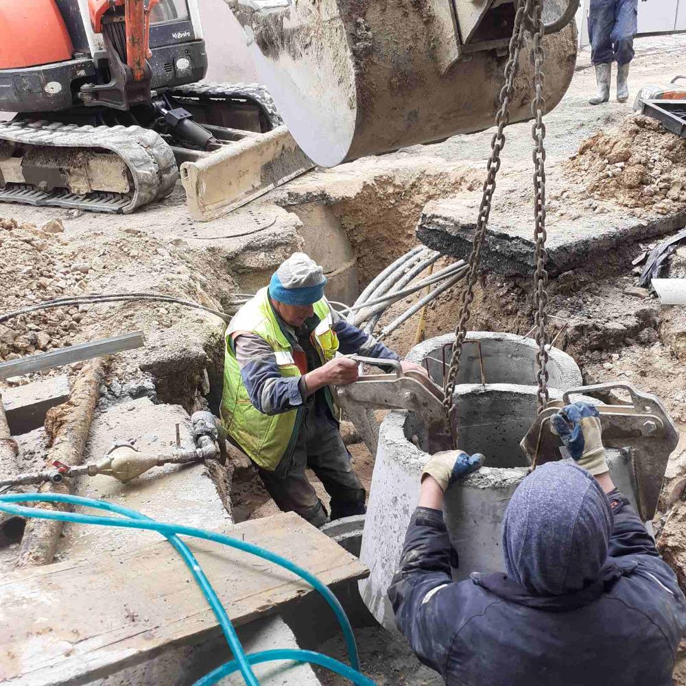 Služba održavanja kanalizacione mreže i objekata: RADOVI NA KANALIZACIONOJ MREŽI