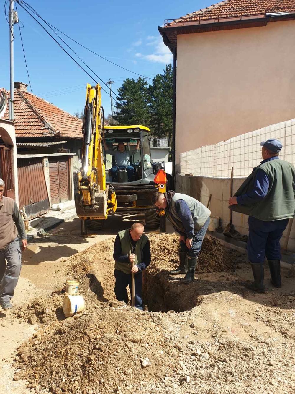 Služba za održavanje vodovodne mreže i objekata:  RADOVI NA VODOVODNOJ MREŽI