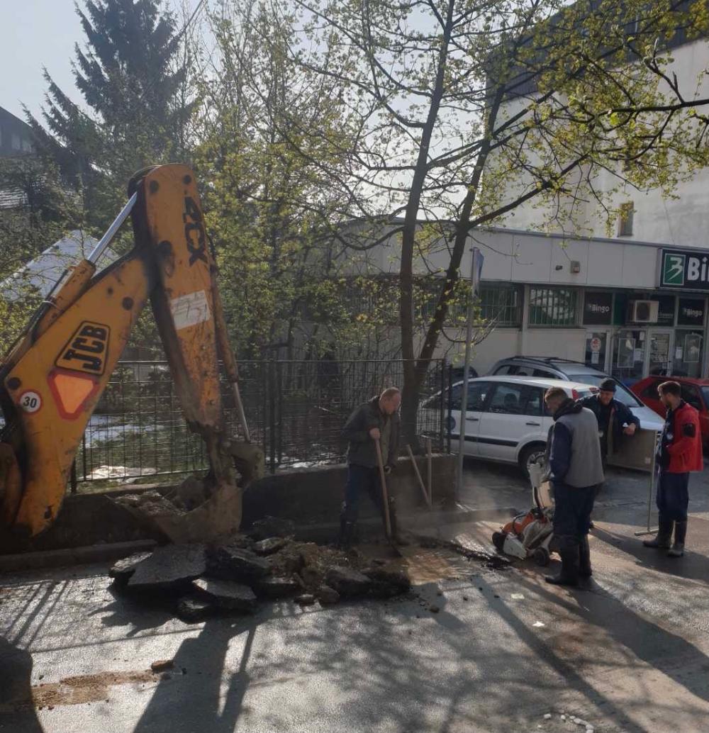 Služba za održavanje vodovodne mreže i objekata:  RADOVI NA VODOVODNOJ MREŽI