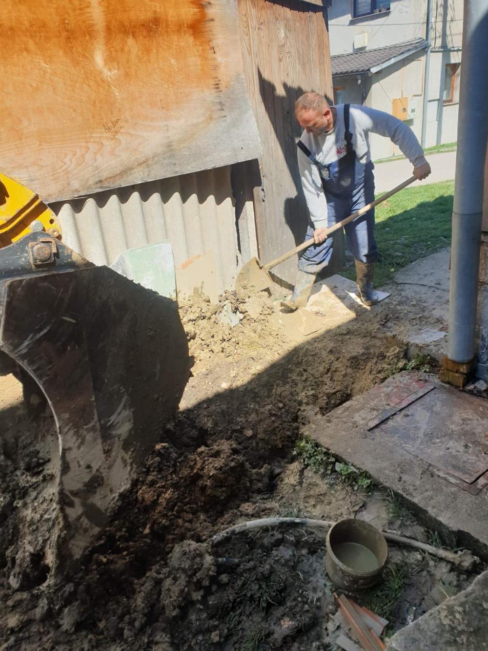 Služba za održavanje vodovodne mreže i objekata:  RADOVI NA VODOVODNOJ MREŽI