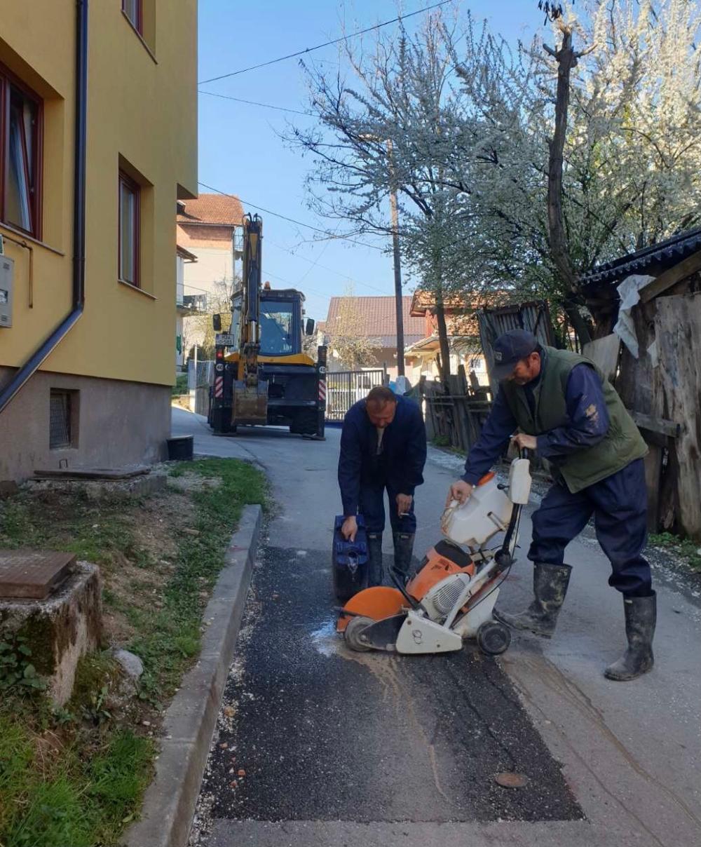 Služba za održavanje vodovodne mreže i objekata:  RADOVI NA VODOVODNOJ MREŽI