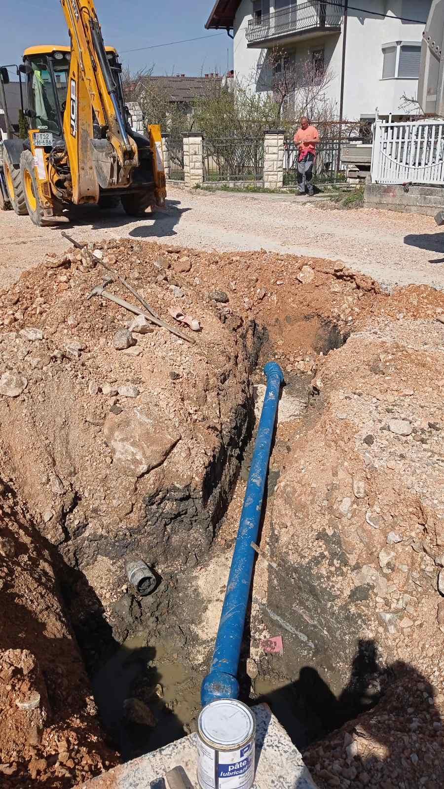 Služba za održavanje vodovodne mreže i objekata:  RADOVI NA VODOVODNOJ MREŽI