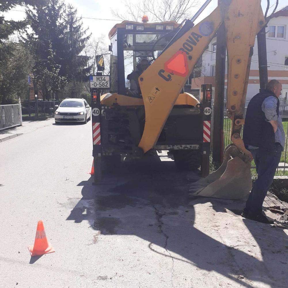 Služba održavanja kanalizacione mreže i objekata:  RADOVI NA KANALIZACIONOJ MREŽI