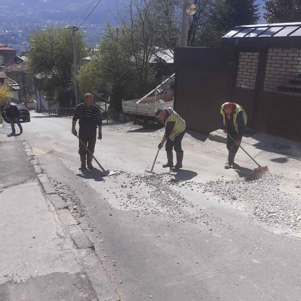 Služba održavanja kanalizacione mreže i objekata:  RADOVI NA KANALIZACIONOJ MREŽI