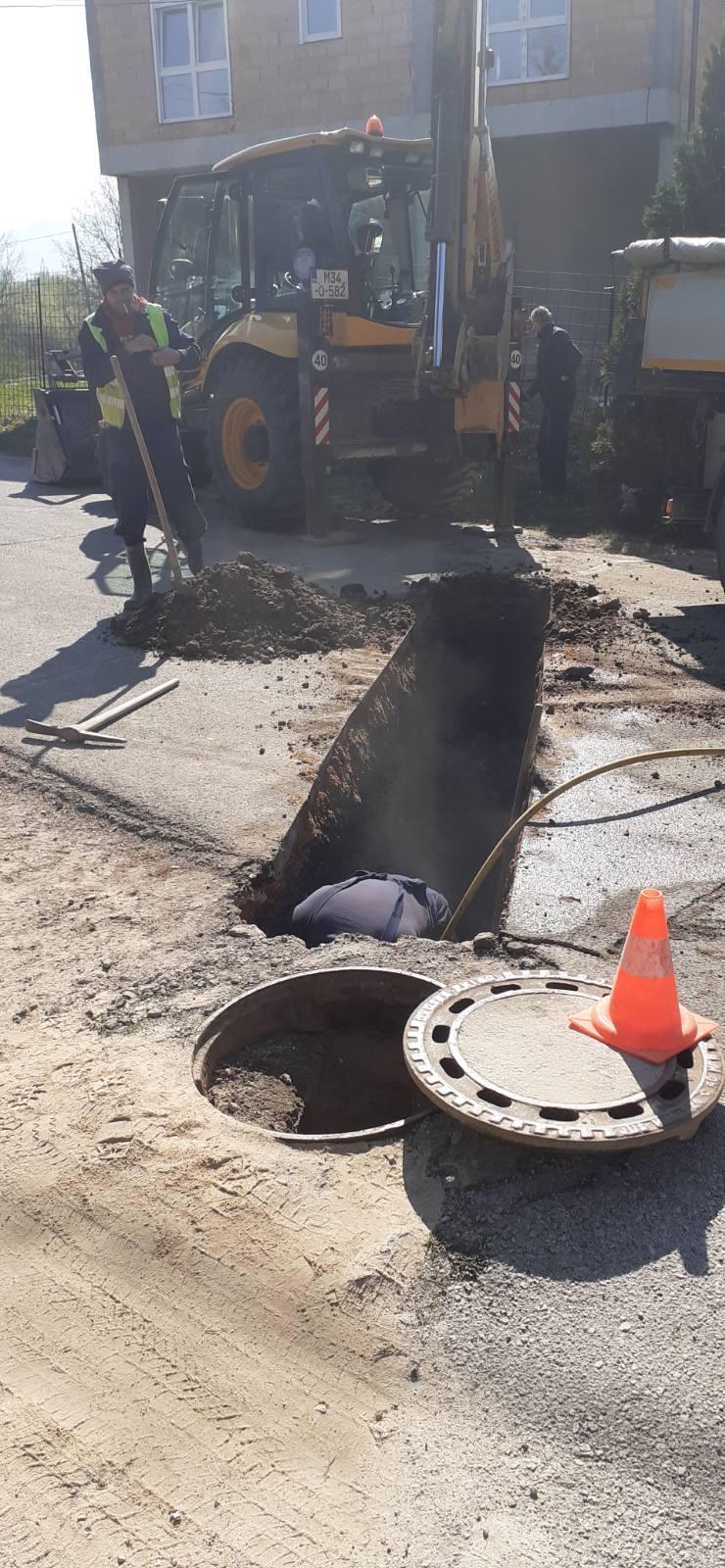 Služba održavanja kanalizacione mreže i objekata:  RADOVI NA KANALIZACIONOJ MREŽI