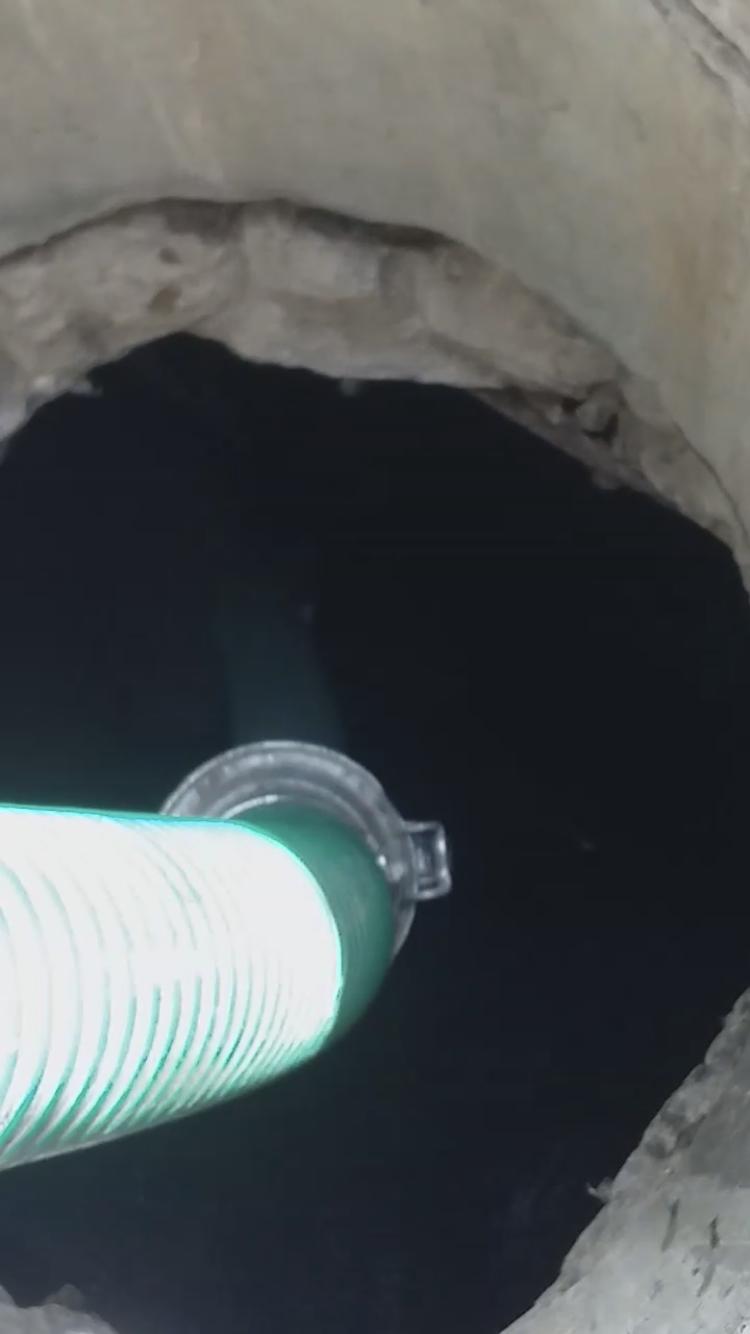 Služba održavanja kanalizacione mreže i objekata:  RADOVI NA KANALIZACIONOJ MREŽI