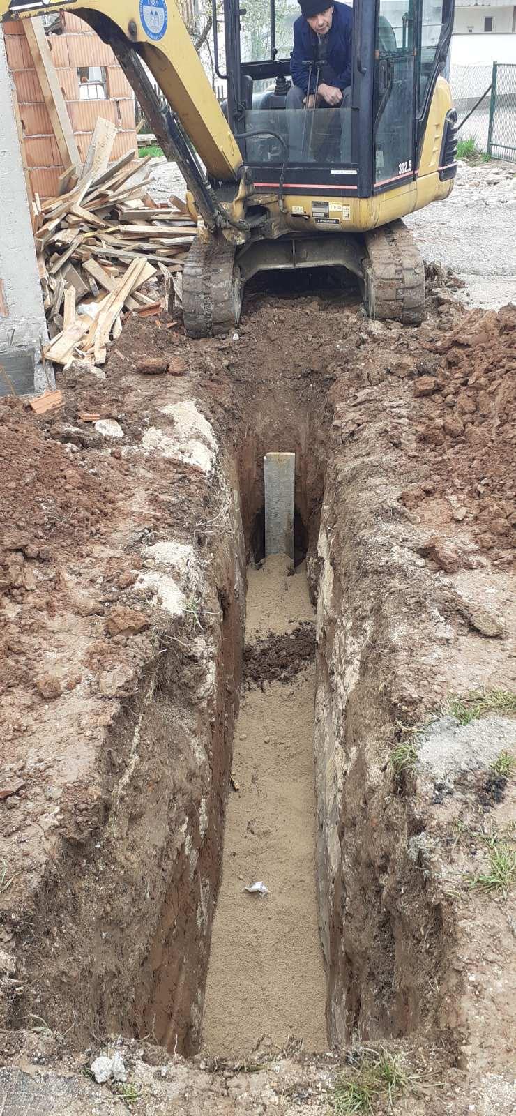Služba održavanja kanalizacione mreže i objekata:  RADOVI NA KANALIZACIONOJ MREŽI