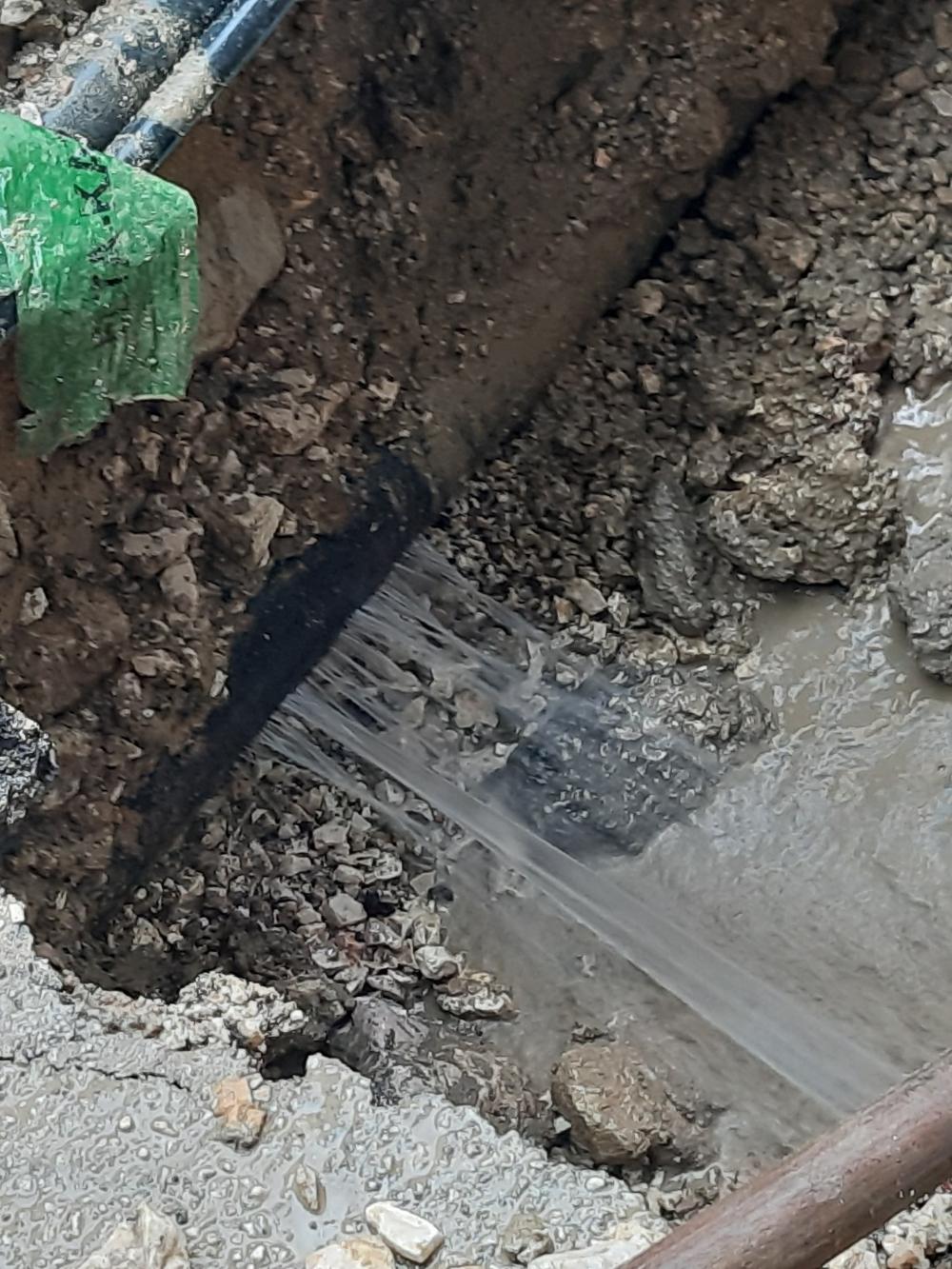 Služba za održavanje vodovodne mreže i objekata:  RADOVI NA VODOVODNOJ MREŽI
