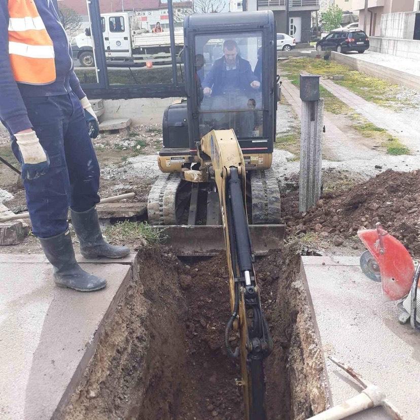 Služba održavanja kanalizacione mreže i objekata:  RADOVI NA KANALIZACIONOJ MREŽI