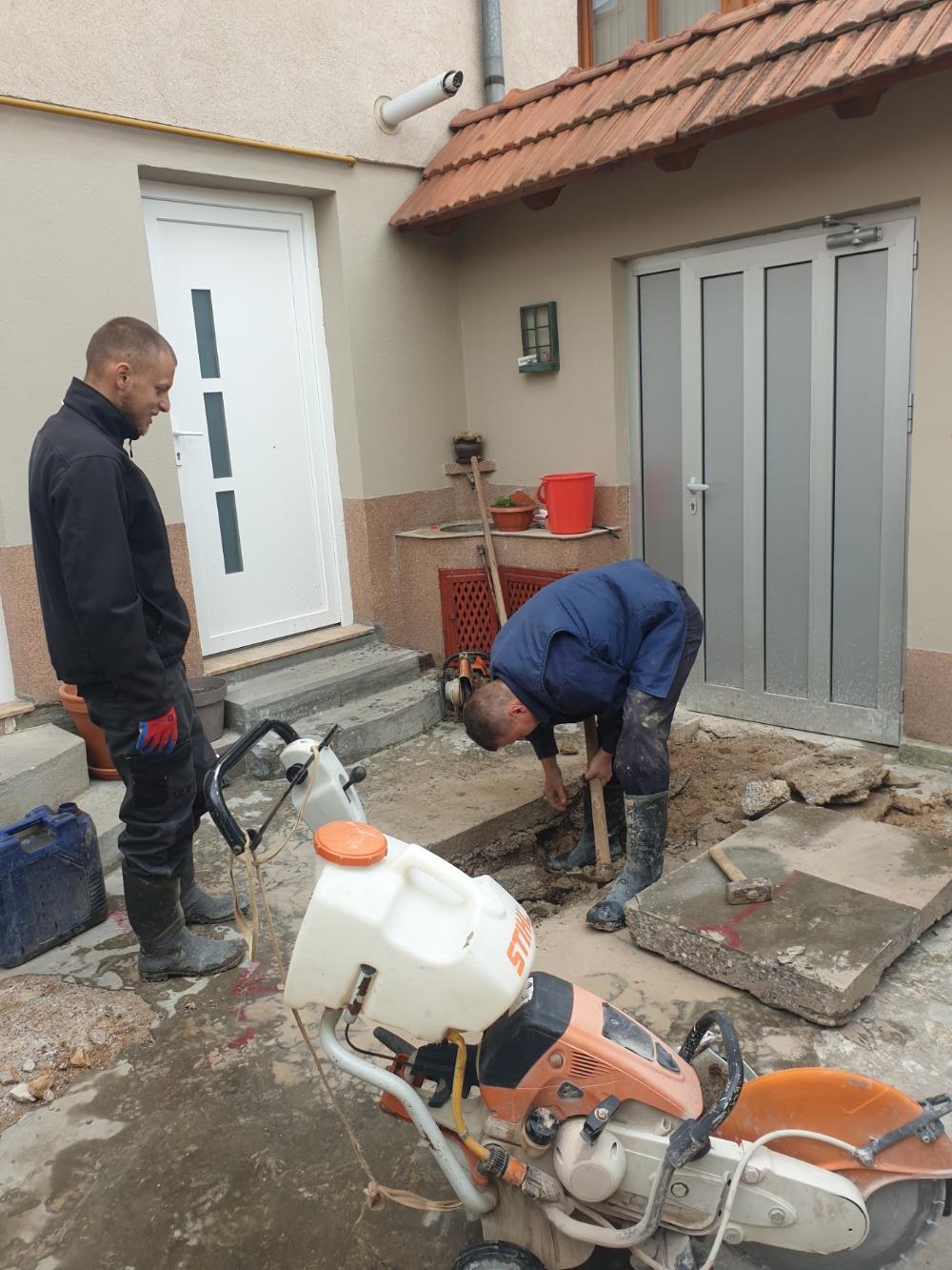 Služba za održavanje vodovodne mreže i objekata:  RADOVI NA VODOVODNOJ MREŽI