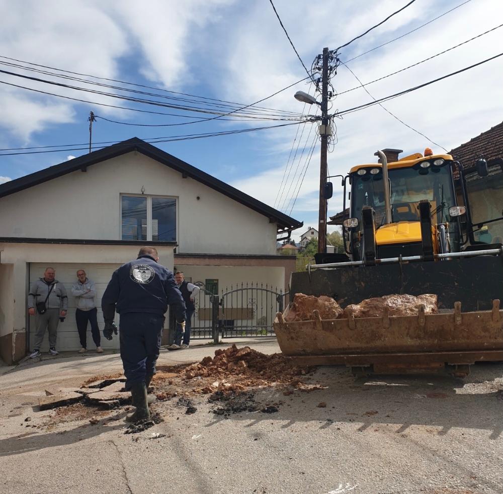 Služba za održavanje vodovodne mreže i objekata:  RADOVI NA VODOVODNOJ MREŽI