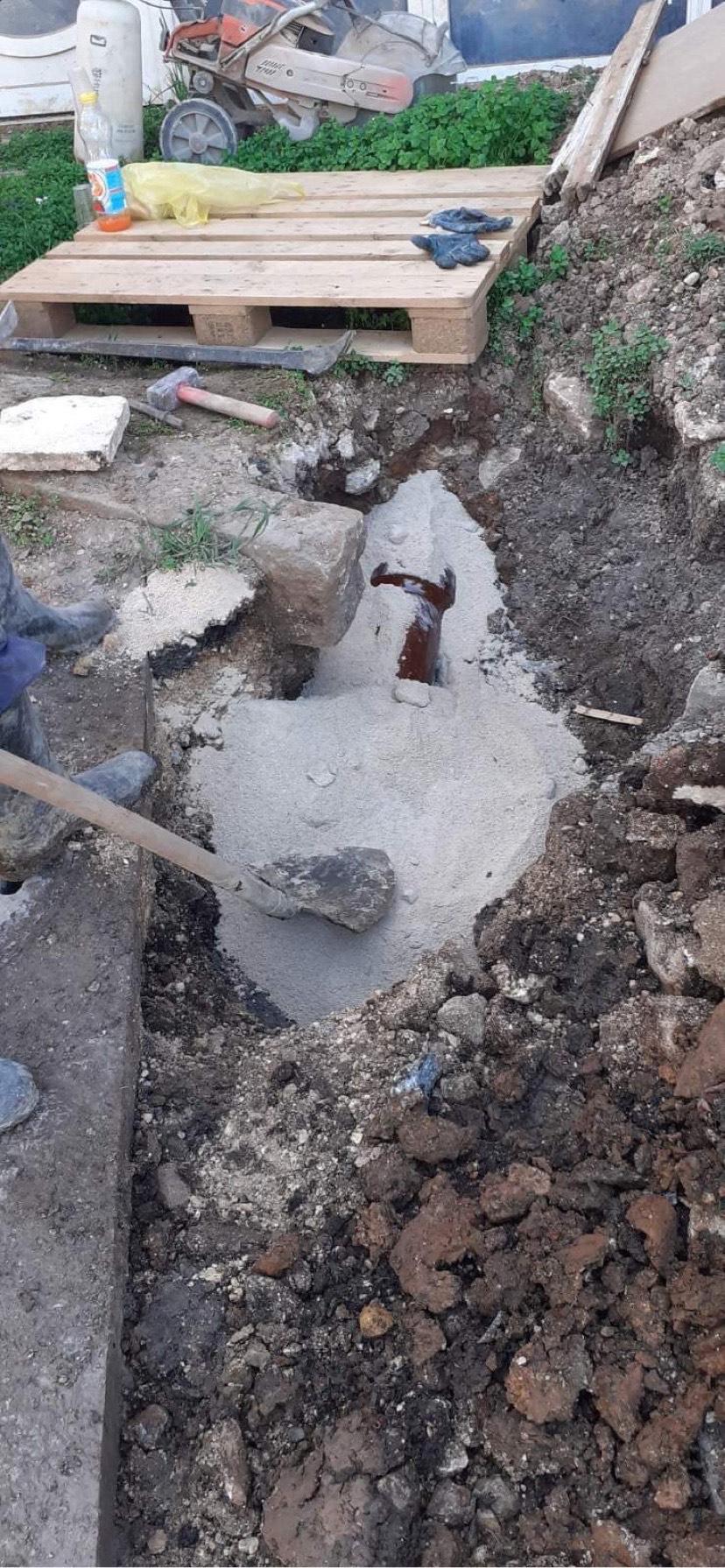 Služba održavanja kanalizacione mreže i objekata:  RADOVI NA KANALIZACIONOJ MREŽI