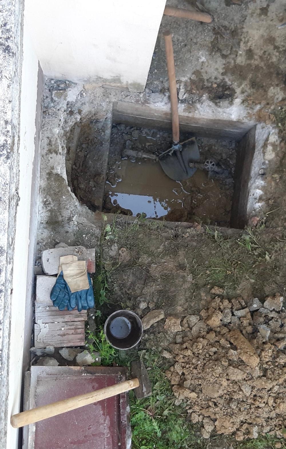 Služba za održavanje vodovodne mreže i objekata:  RADOVI NA VODOVODNOJ MREŽI