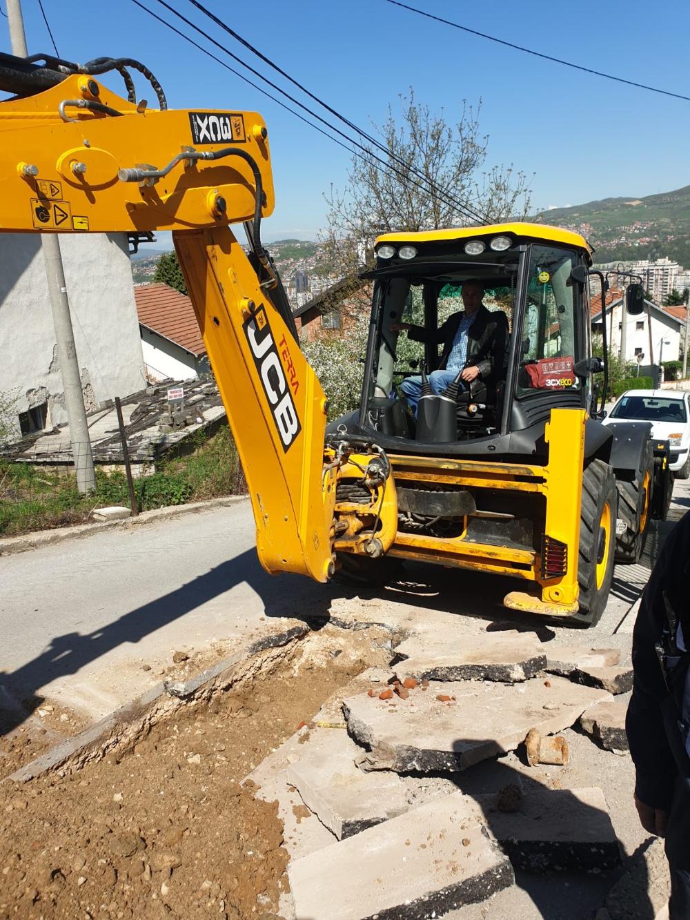Služba za održavanje vodovodne mreže i objekata:  RADOVI NA VODOVODNOJ MREŽI