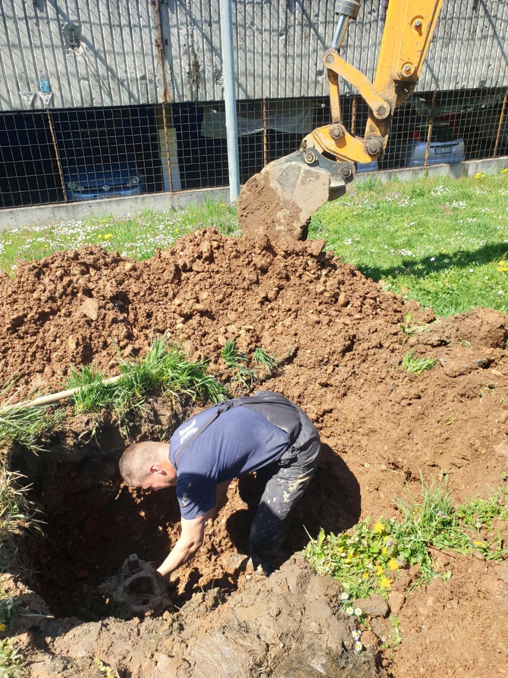 Služba za održavanje vodovodne mreže i objekata:  RADOVI NA VODOVODNOJ MREŽI