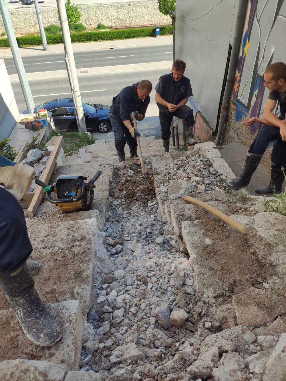 Služba za održavanje vodovodne mreže i objekata:  POPRAVKE KVAROVA NA VODOVODNOJ MREŽI