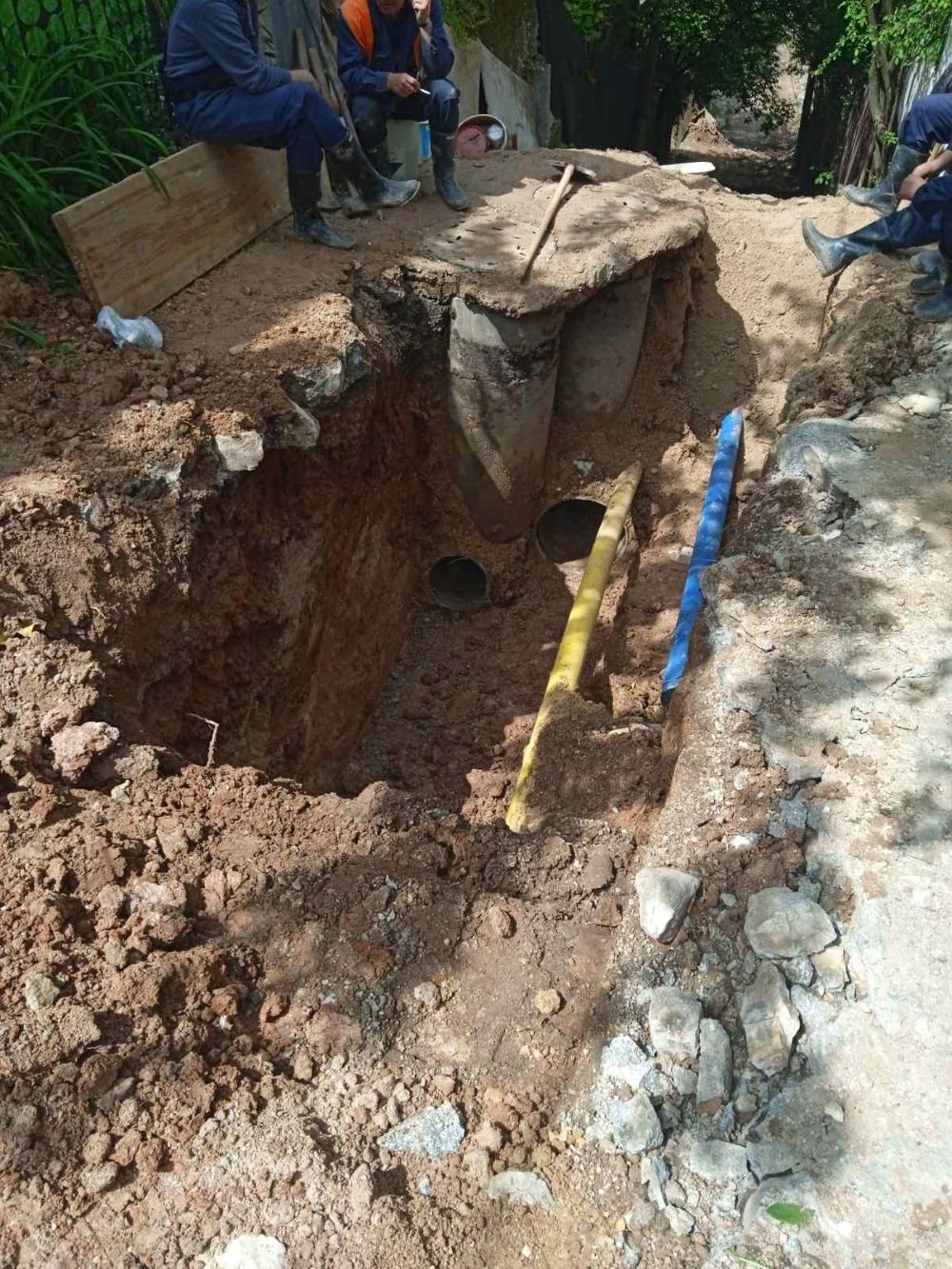 Služba održavanja kanalizacione mreže i objekata: RADOVI NA KANALIZACIONOJ MREŽI
