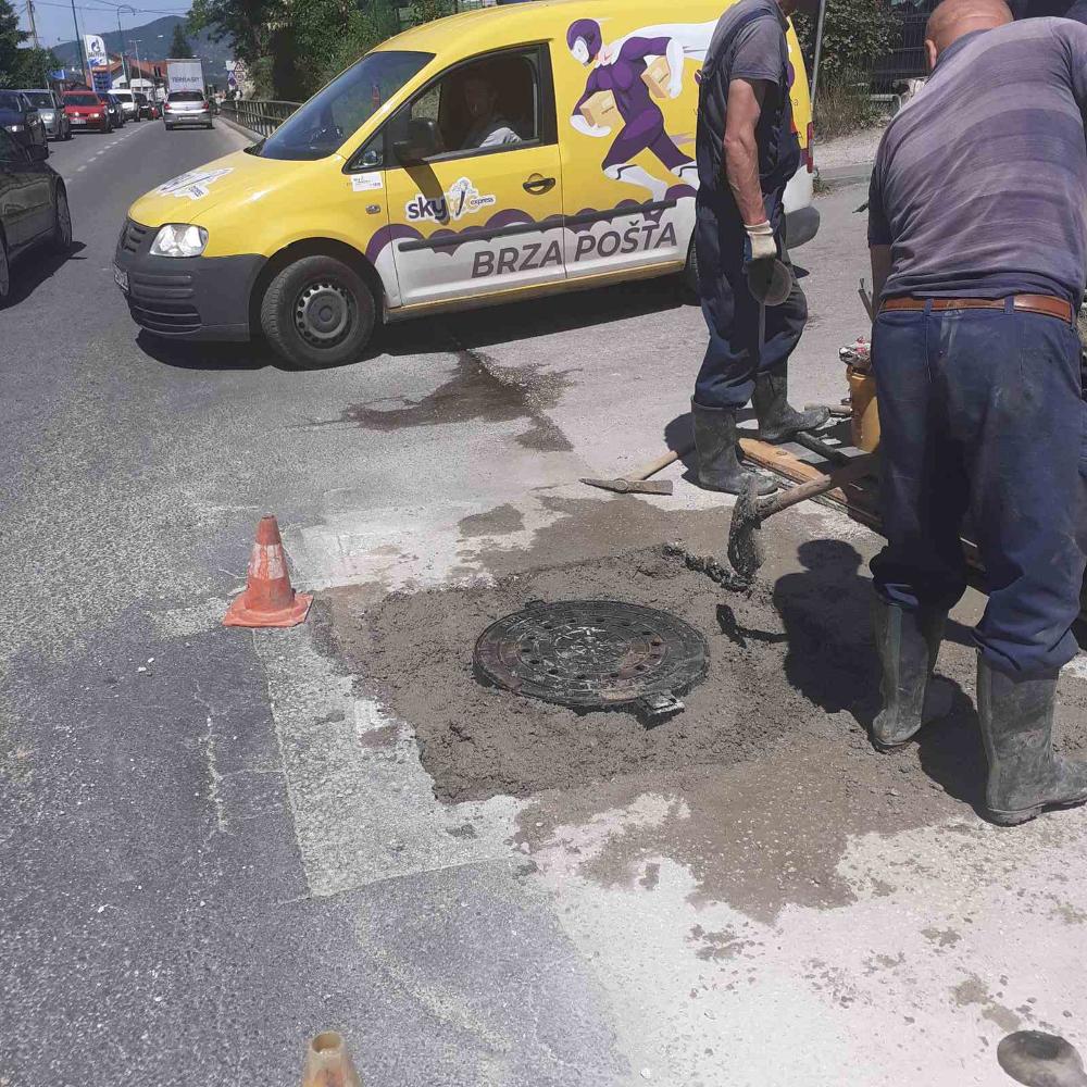Služba održavanja kanalizacione mreže i objekata: RADOVI NA KANALIZACIONOJ MREŽI