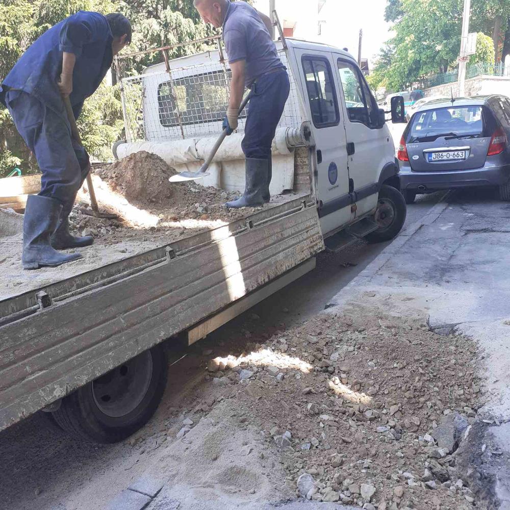 Služba održavanja kanalizacione mreže i objekata: RADOVI NA KANALIZACIONOJ MREŽI