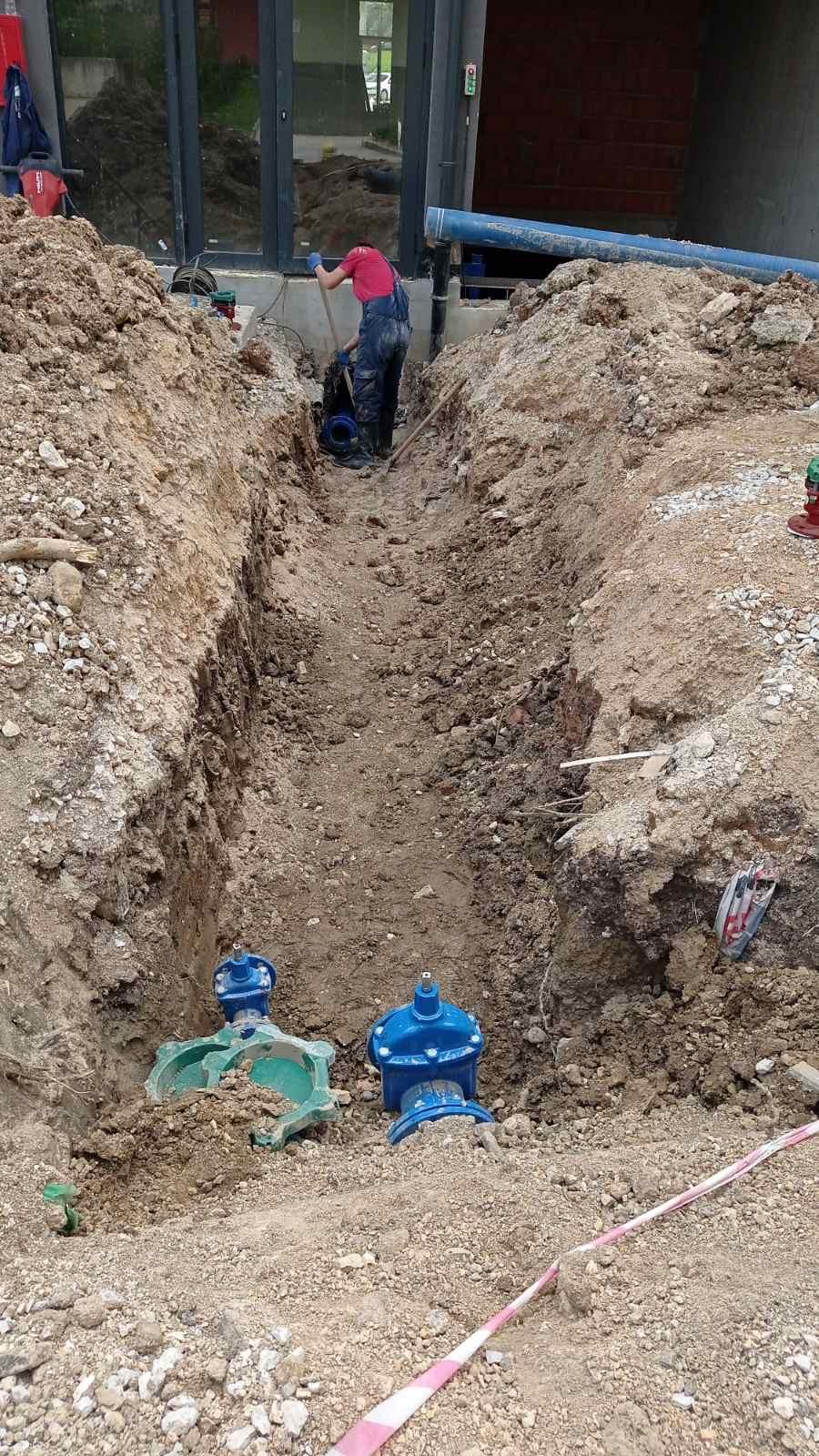 Služba za održavanje vodovodne mreže i objekata:  RADOVI NA VODOVODNOJ MREŽI