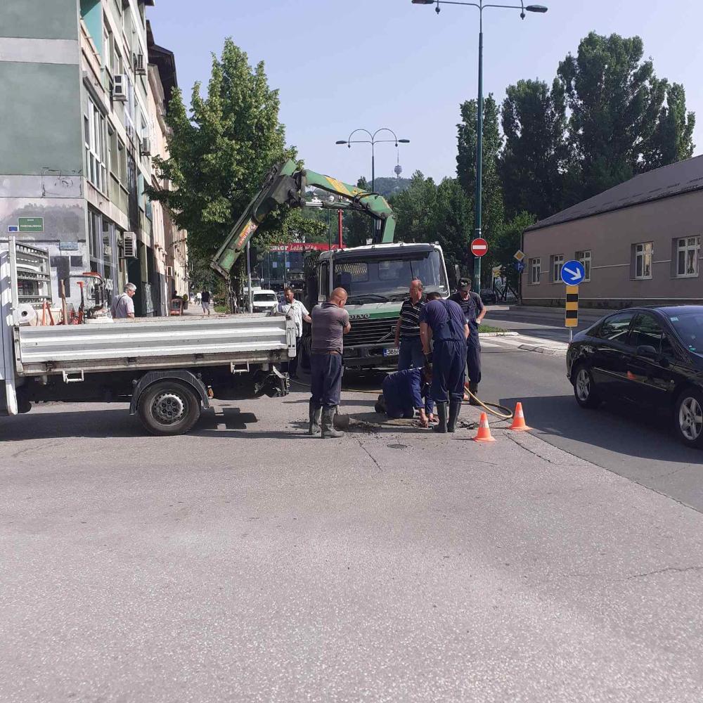 Služba održavanja kanalizacione mreže i objekata: RADOVI NA KANALIZACIONOJ MREŽI