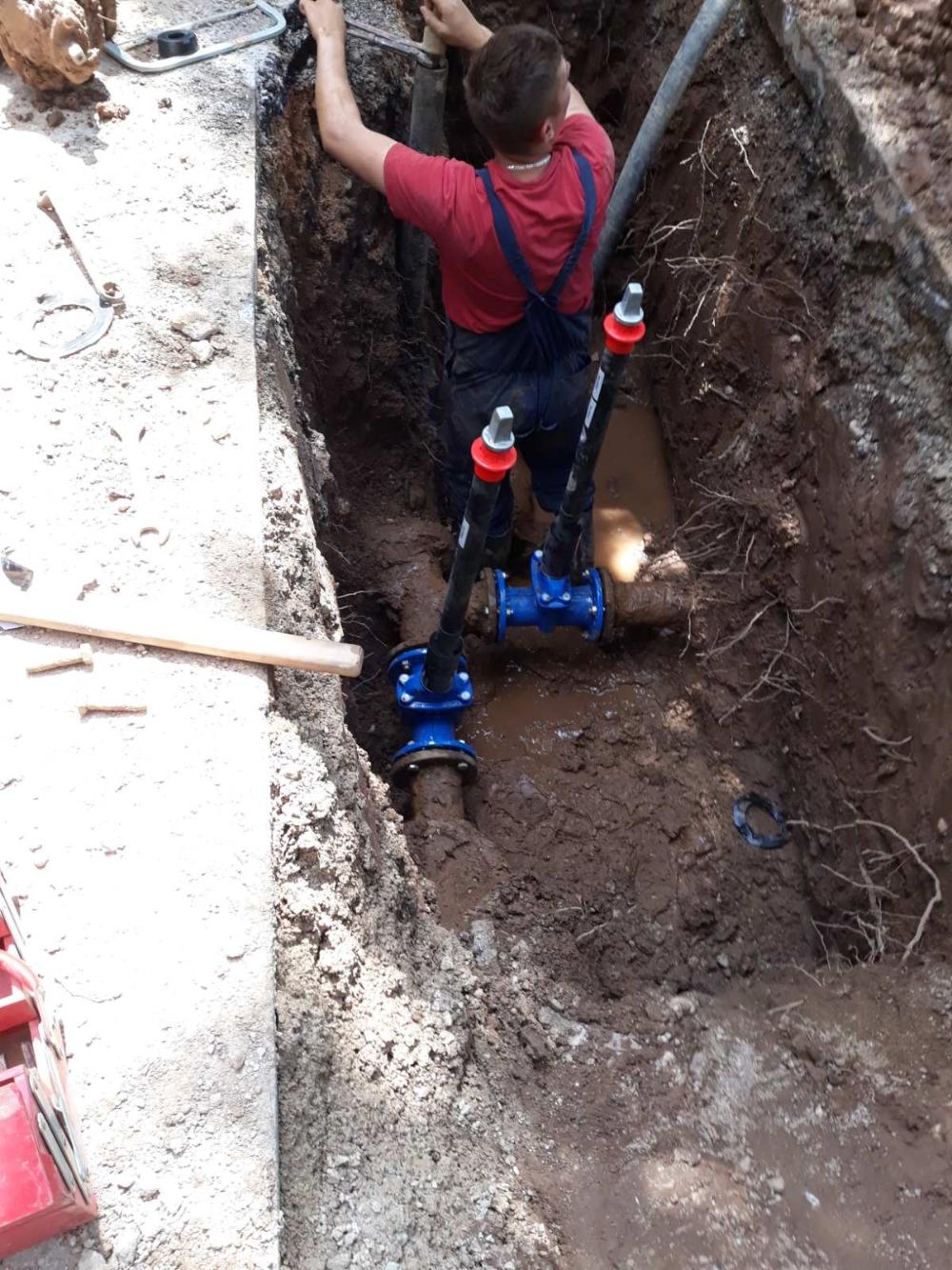 Služba za održavanje vodovodne mreže i objekata:  RADOVI NA VODOVODNOJ MREŽI