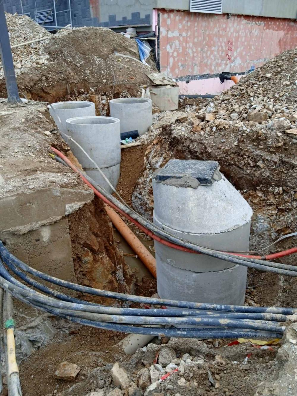 Služba održavanja kanalizacione mreže i objekata: RADOVI NA KANALIZACIONOJ MREŽI