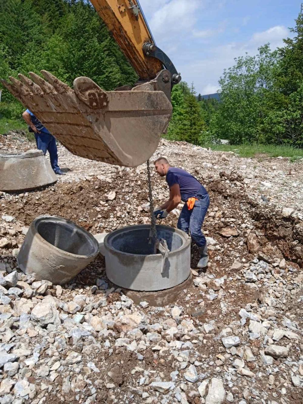 Služba održavanja kanalizacione mreže i objekata: RADOVI NA KANALIZACIONOJ MREŽI