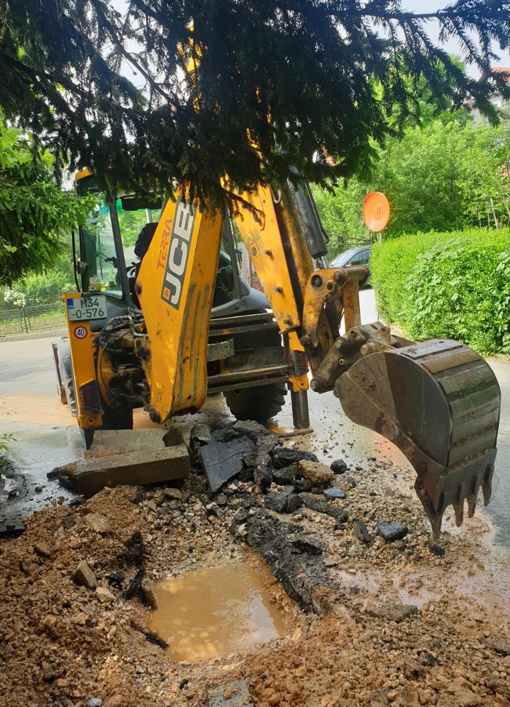 Služba za održavanje vodovodne mreže i objekata:  RADOVI NA VODOVODNOJ MREŽI
