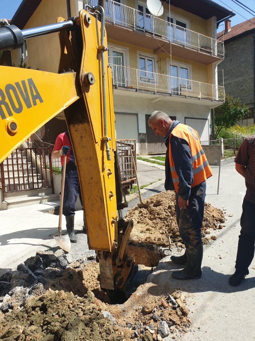 Služba za održavanje vodovodne mreže i objekata:  RADOVI NA VODOVODNOJ MREŽI