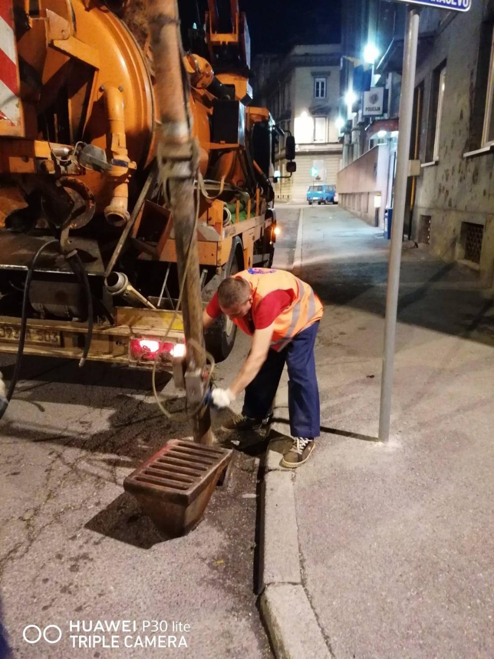 Služba održavanja kanalizacione mreže i objekata: RADOVI NA KANALIZACIONOJ MREŽI