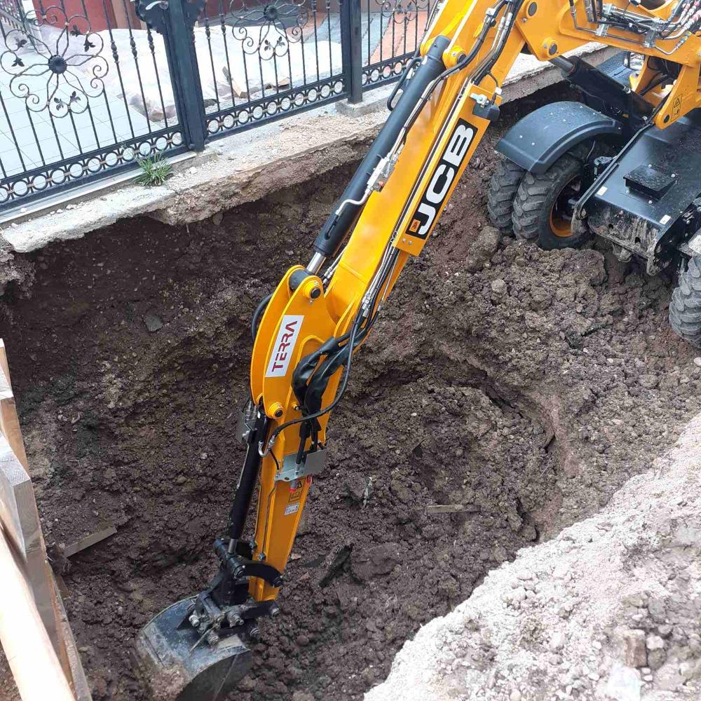 Služba održavanja kanalizacione mreže i objekata: RADOVI NA KANALIZACIONOJ MREŽI