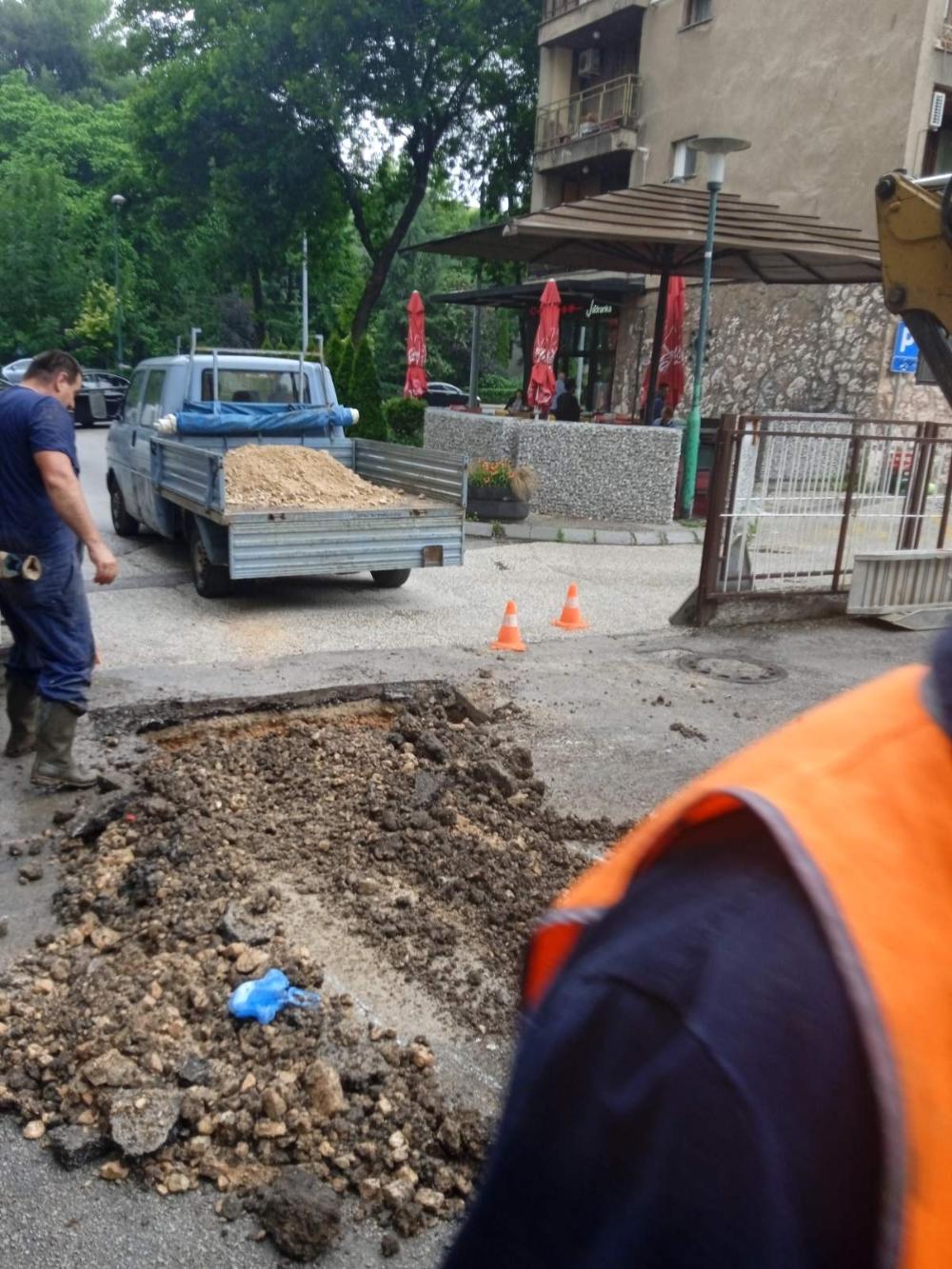 Služba održavanja kanalizacione mreže i objekata: RADOVI NA KANALIZACIONOJ MREŽI