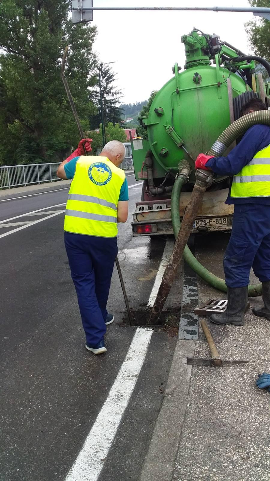 Služba održavanja kanalizacione mreže i objekata: RADOVI NA KANALIZACIONOJ MREŽI