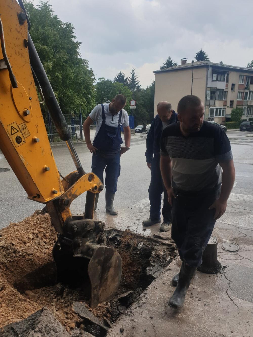 Služba za održavanje vodovodne mreže i objekata:  RADOVI NA VODOVODNOJ MREŽI