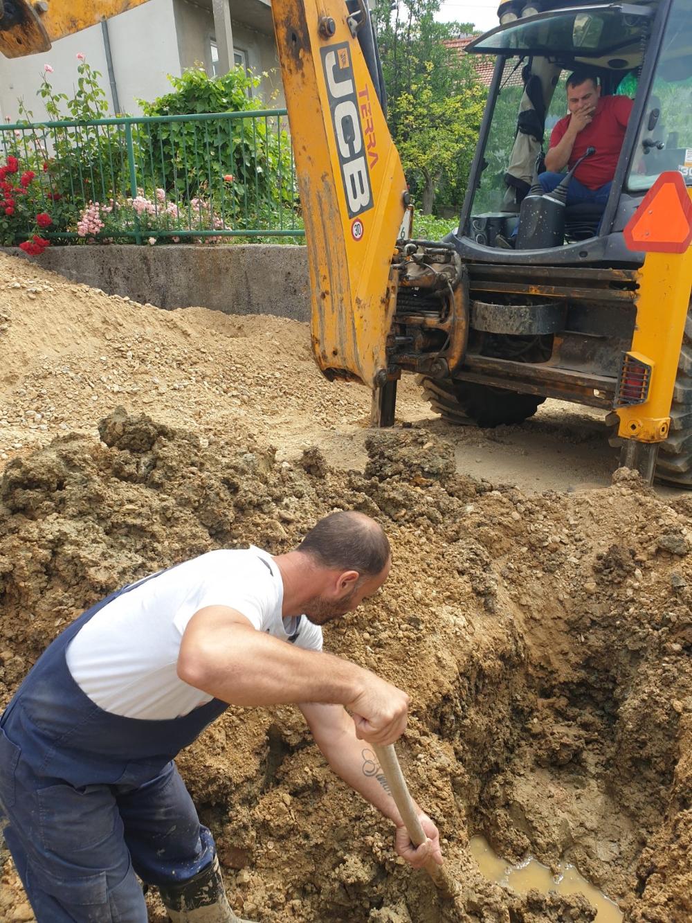 Služba za održavanje vodovodne mreže i objekata:  RADOVI NA VODOVODNOJ MREŽI