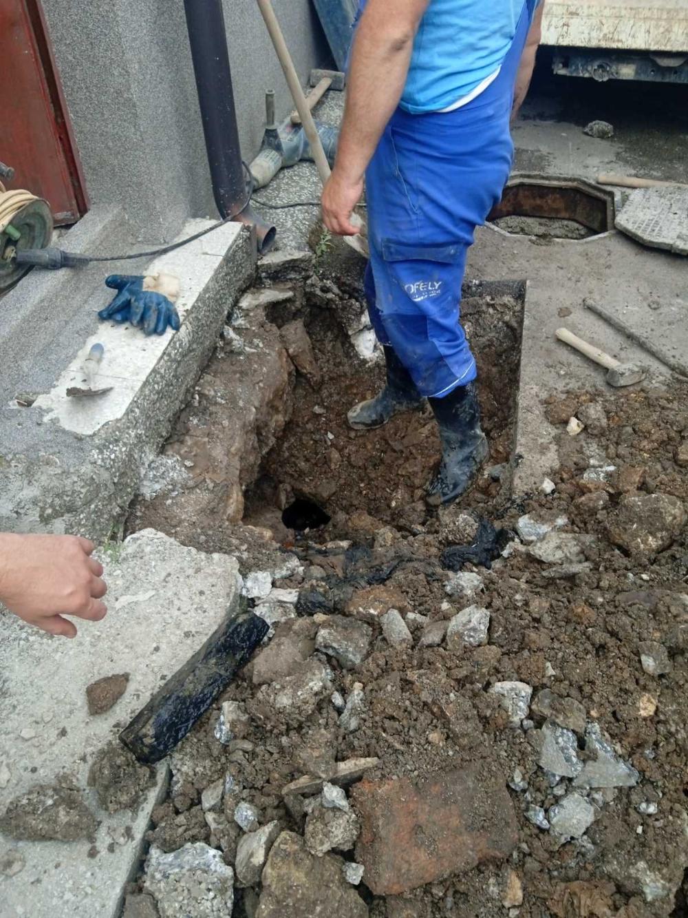 Služba održavanja kanalizacione mreže i objekata: RADOVI NA KANALIZACIONOJ MREŽI