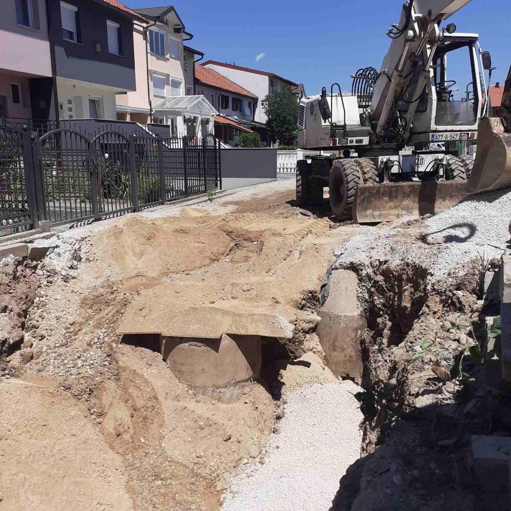 Služba održavanja kanalizacione mreže i objekata: RADOVI NA KANALIZACIONOJ MREŽI