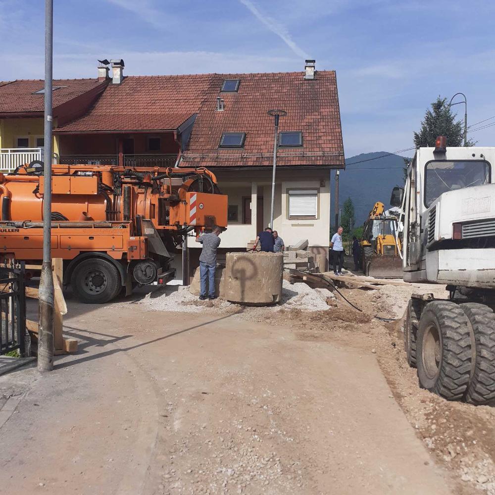 Služba održavanja kanalizacione mreže i objekata: RADOVI NA KANALIZACIONOJ MREŽI