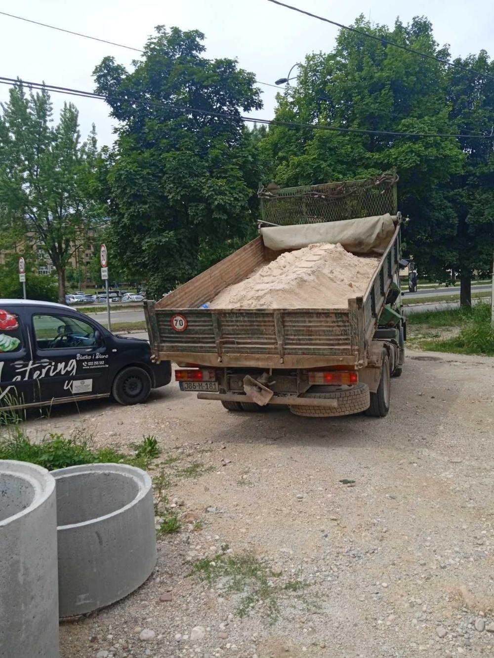 Služba održavanja kanalizacione mreže i objekata: RADOVI NA KANALIZACIONOJ MREŽI
